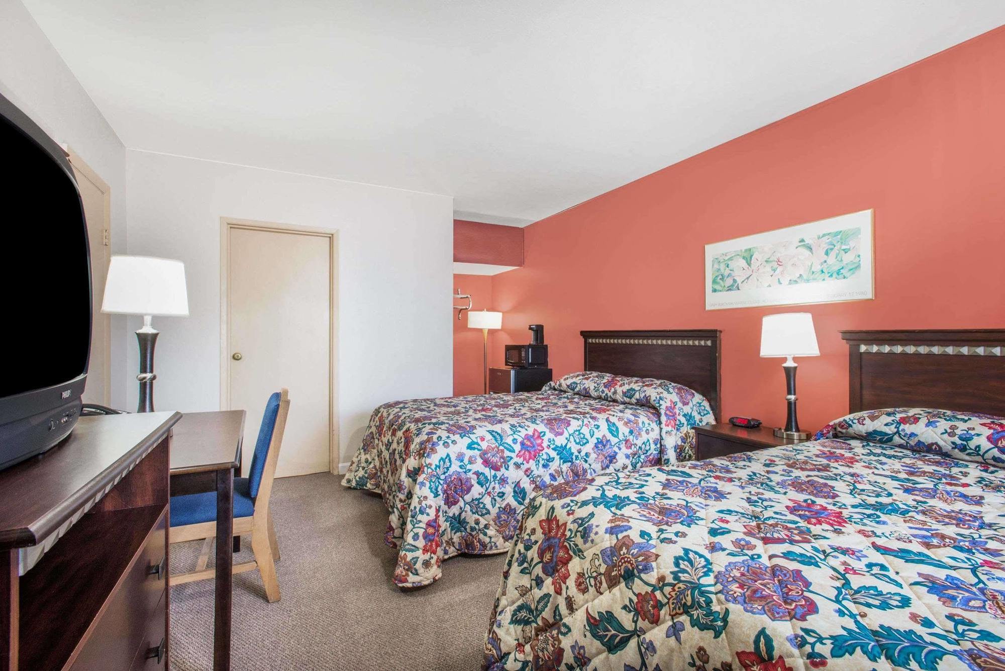 Budget Inn/ Natick Zewnętrze zdjęcie